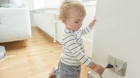 أطفال سقطوا في “المقلاة” وآخرون ماتوا تحت العجلات