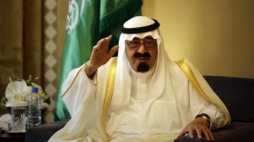 Saudi King Abdullah sacks conservative adviser