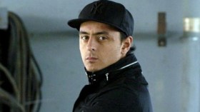 سليم عراش .. يُشعل الشموع في كنيسة “نوتردام دولاغارد”، ويعترف أن لا دين له