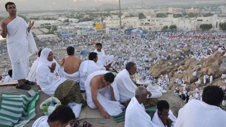 يوم عرفة.. اليوم المشهود الذي تخفق فيه القلوب وتدمع العيون