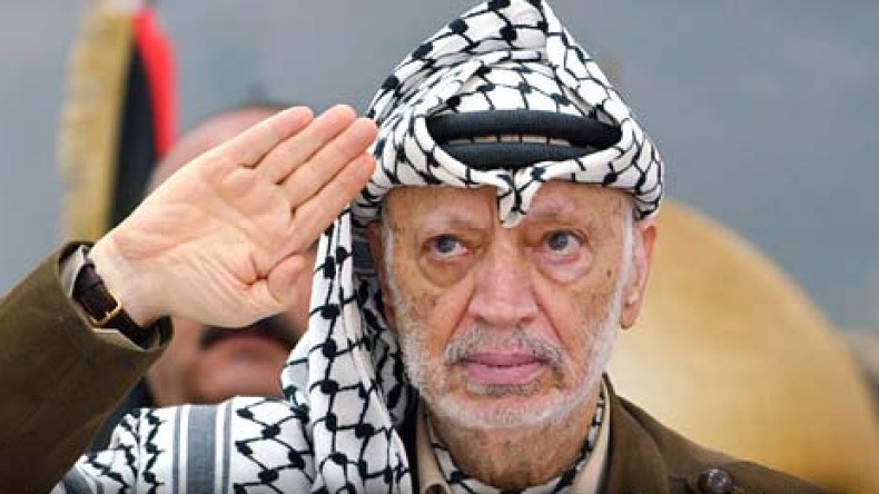 عرفات عاش في مكتبه تحت الحصار.. مع الخليفة عمر وطفل يرمي الحجارة!