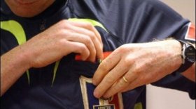 إقصاء حكم روسي مدى الحياة بسبب اعتدائه على لاعب!