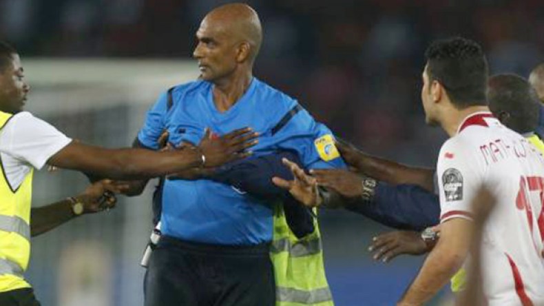 الحكم الموريسي‮‮:‬ ضربة الجزاء حقيقية‮… ‬عشت كابوسا في‮ ‬غينيا الاستوائية