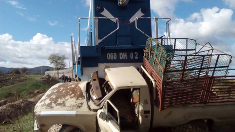 هلاك شخص وإصابة مرافقه في اصطدام سيارة بقطار في قالمة