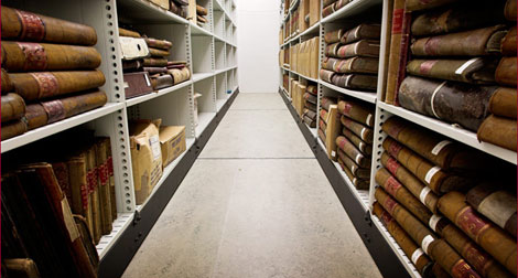 600 tonnes d’archives transférées vers la  France  à l’annonce de l’indépendance
