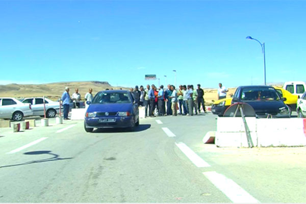 Des opposants à la taxe routière ferment l’accès aux Tunisiens
