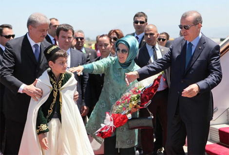 La visite d’Erdogan en Algérie dévoile les «conflits» dans la pyramide du pouvoir