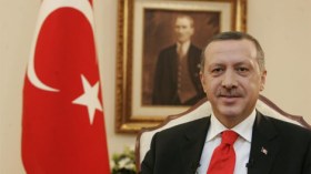 أردوغان يقاطع أحد منتقديه ويغادر مراسم قضائية
