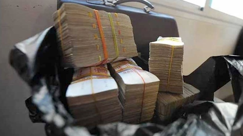 بنك “البركة” يقاضي موظفين هرّبوا 75 مليارا نحو الخارج