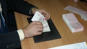 “لست مسؤولا عن تأخر أجور العمال.. ومهمتي لا تتعدى الرقابة”