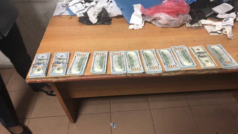 أمن مطار هواري بومدين يحبط محاولة تهريب 60468 دولار