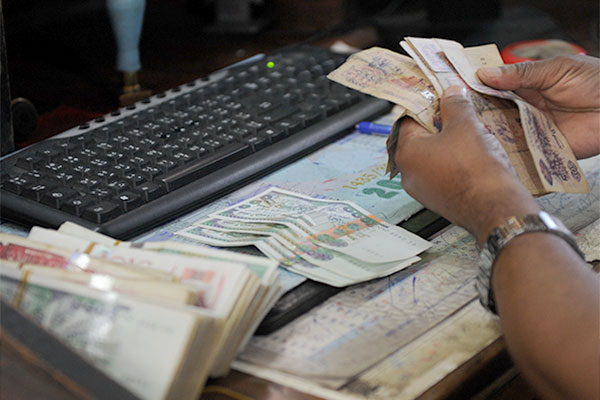 Algerian Commercial Banks Face Chocking Liquidity Crisis