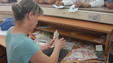 50.000 DZD Financial Contribution For Each Employee In Education To Spend Vacation Abroad