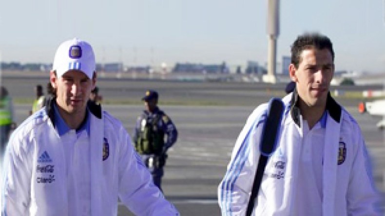 بعثة التانغو الأرجنتيني تصل إلى جوهانسبورغ