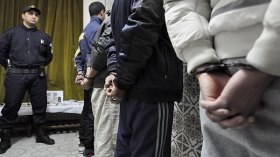 بارونات مخدرات يوظفون أشخاصا لحراسة الشحنات بوهران