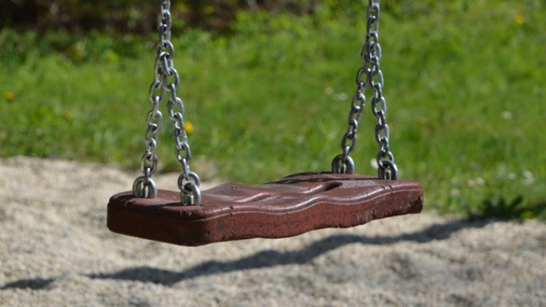 أرجوحة “تشنق” تلميذا في مشهد مأساوي بسطيف