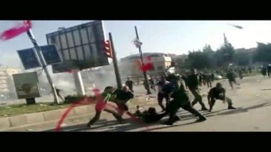 Les forces de sécurité tirent sur des manifestations à la mémoire de Houla (ONG)