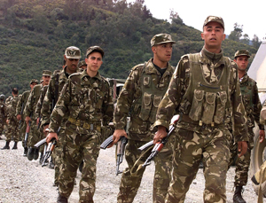 Algérie / La régularisation des dossiers des jeunes appelés ne signifie pas leur dispense du service national.