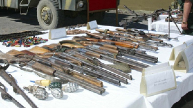 حجز أسلحة حربية واسترجاع سيارة كانت تستعمل في القتال بليبيا