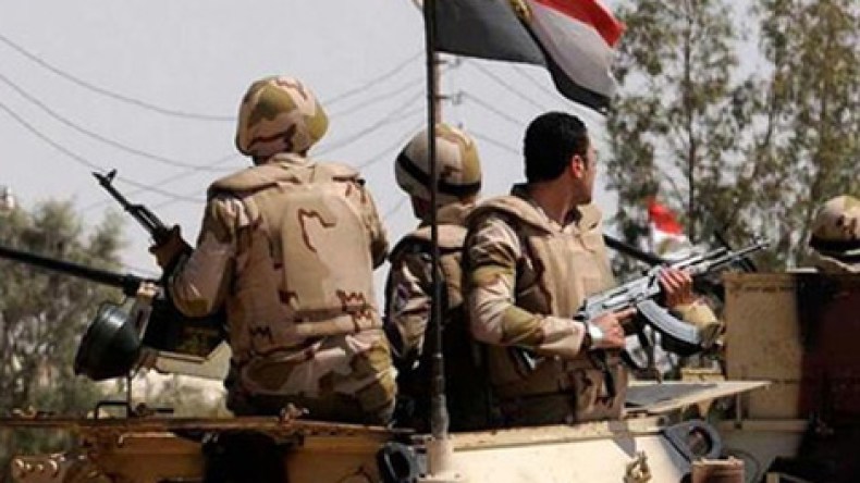 الجيش يداهم معقلا لمسلحين بالقاهرة