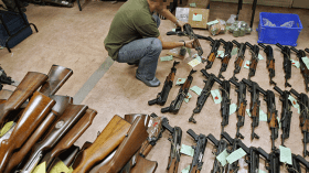 حجز 3 قطع أسلحة وتفكيك عصابة لسرقة المحلات بباتنة