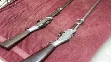 Guns and bombs discovered inside houses in Algiers