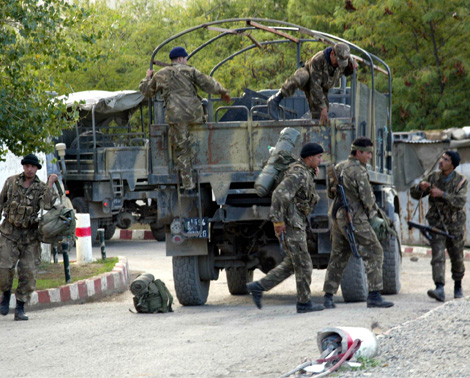 Algeria releases 2014 mobilized groups from national service