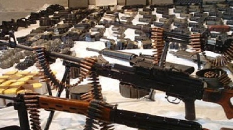 أسلحة ليبيا تتدفق إلى الجزائر وتونس ومصر وتغذي أزمة سوريا ومالي