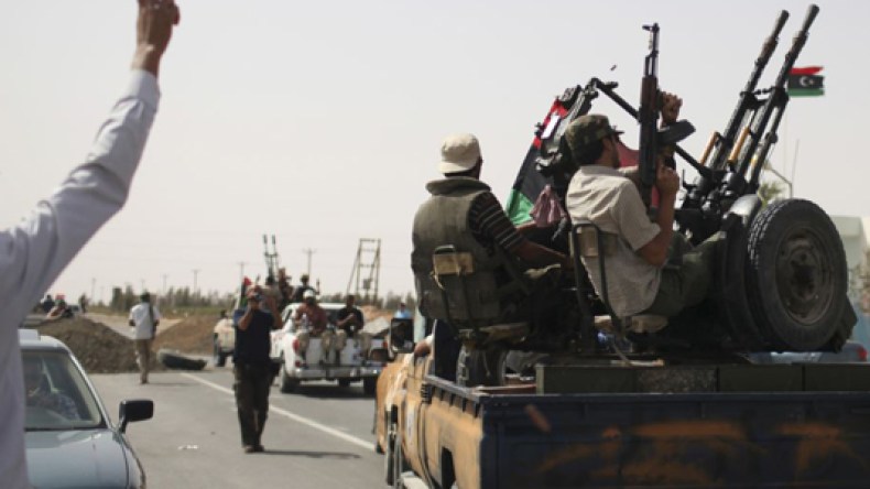 أسلحة القذافي للبيع عبر الفايس بوك للجزائريين!