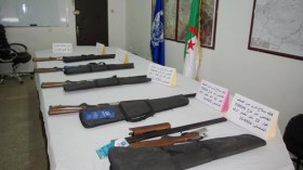 الإطاحة بشبكة دولية مختصة في المتاجرة بالأسلحة النارية بتبسة