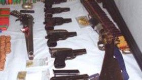 مقاول  بالشلف  يتاجر  بالذخيرة  الحية