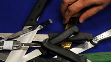 Masked individuals tried to carjack the French consul in Oran