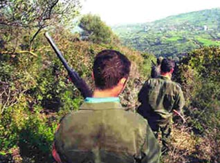 A terrorist surrenders west of Algeria