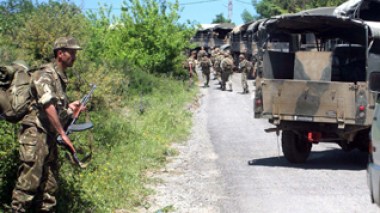 Military forces target terrorists in western Algeria