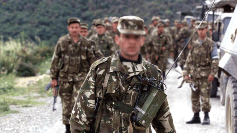 تدمير مخابئ وتفجير وتفكيك قنابل يدوية بخنشلة