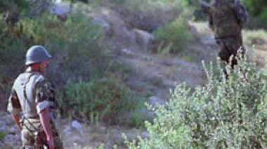 Armed forces eliminate two terrorists and arrest a third east of Algiers