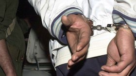 توقيف طبيب ورعايا أجانب يبيعون شهادات طبية مزورة بـ400 دينار