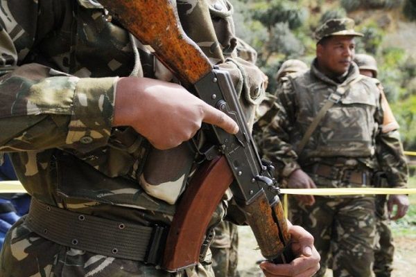 Tamanrasset: Deux  terroristes se rendent aux autorités militaires