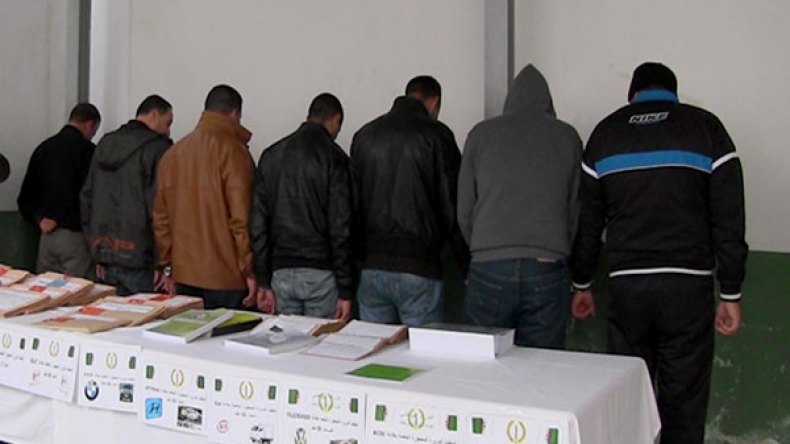 تفكيك شبكة لتزوير البطاقات الرمادية عبر عدة ولايات