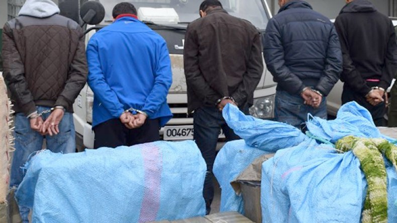 الشرطة توقف 174 مشبوه وتحجز مخدرات وسيارات مسروقة