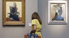 “نفكر جدَيا في فتح سوق للفن التشكيلي بالجزائر”