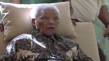 Mandela ne va pas si bien, mais est conscient selon le roi des Thembus