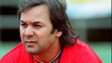 Les Algériens partagés au sujet du futur coach : Saâdane a constitué le meilleur produit local, Madjer est son meilleur remplaçant et un étranger ne fait pas encore le consensus