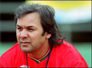 Les Algériens partagés au sujet du futur coach : Saâdane a constitué le meilleur produit local, Madjer est son meilleur remplaçant et un étranger ne fait pas encore le consensus