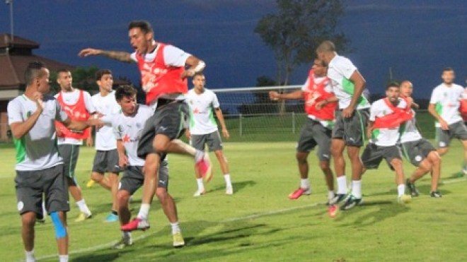 تدريبات تكتيكية لـ “الخضر” بتعداد متكامل