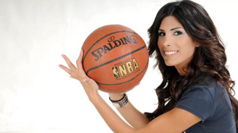 بن ڤنّة وسماتي نموذجان للكفاءة الإعلامية والجزائر تغريني لزيارتها