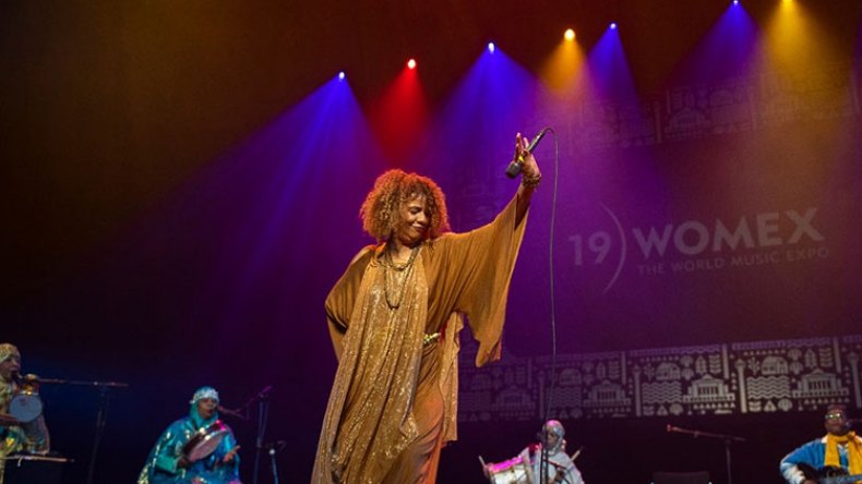 عسلة لم تسرق التراث الجزائري لكنها شرّفته في فرنسا