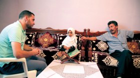 أسماء بتقة تحفظ القرآن الكريم سماعا من التلفزيون