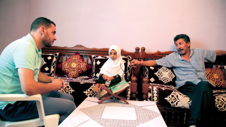 أسماء بتقة تحفظ القرآن الكريم سماعا من التلفزيون