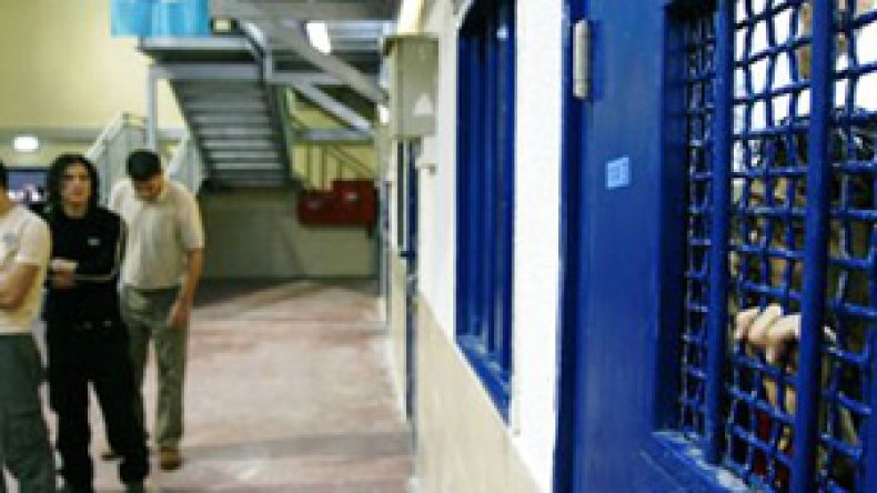 حماس تحذر إسرائيل من تبعات تعطيل صفقة تبادل الأسرى